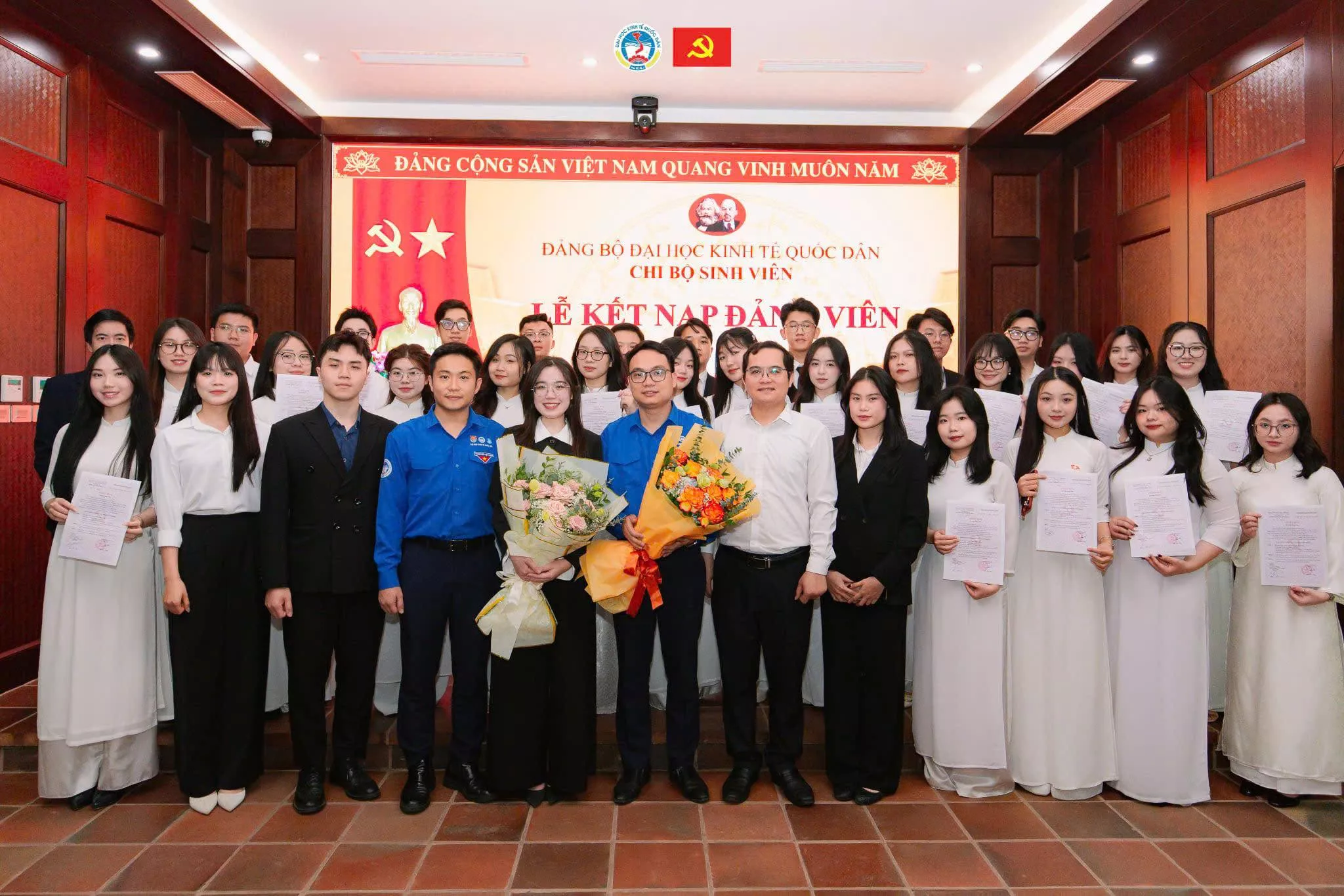 Đảng bộ Trường Đại học Thủy lợi đẩy mạnh công tác phát triển đảng viên, góp phần giữ vững vị thế ‘điểm sáng’ của Đảng bộ các trường Đại học, Cao đẳng Hà Nội trong công tác phát triển Đảng của Thủ đô