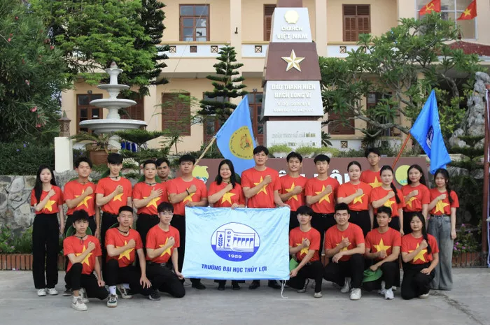 Tuổi trẻ Trường ĐH Thuỷ lợi lan tỏa tình yêu biển đảo với dự án “Thắp sáng đặc khu Bạch Long Vĩ”