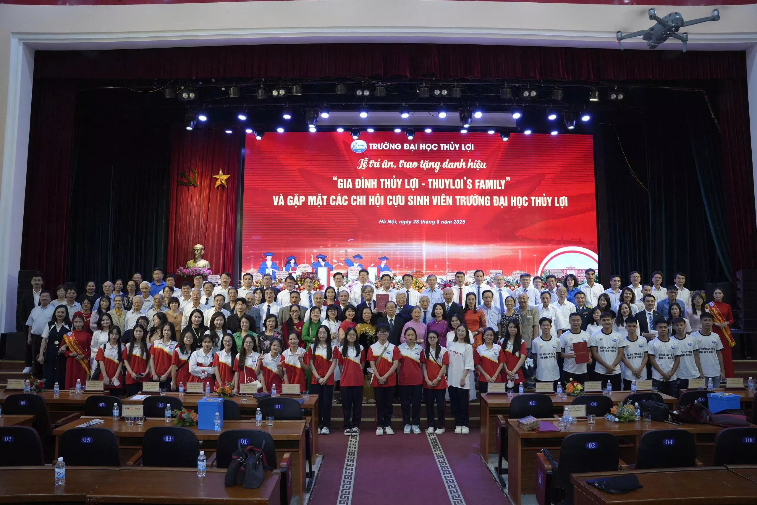 Khoảnh khắc TLU