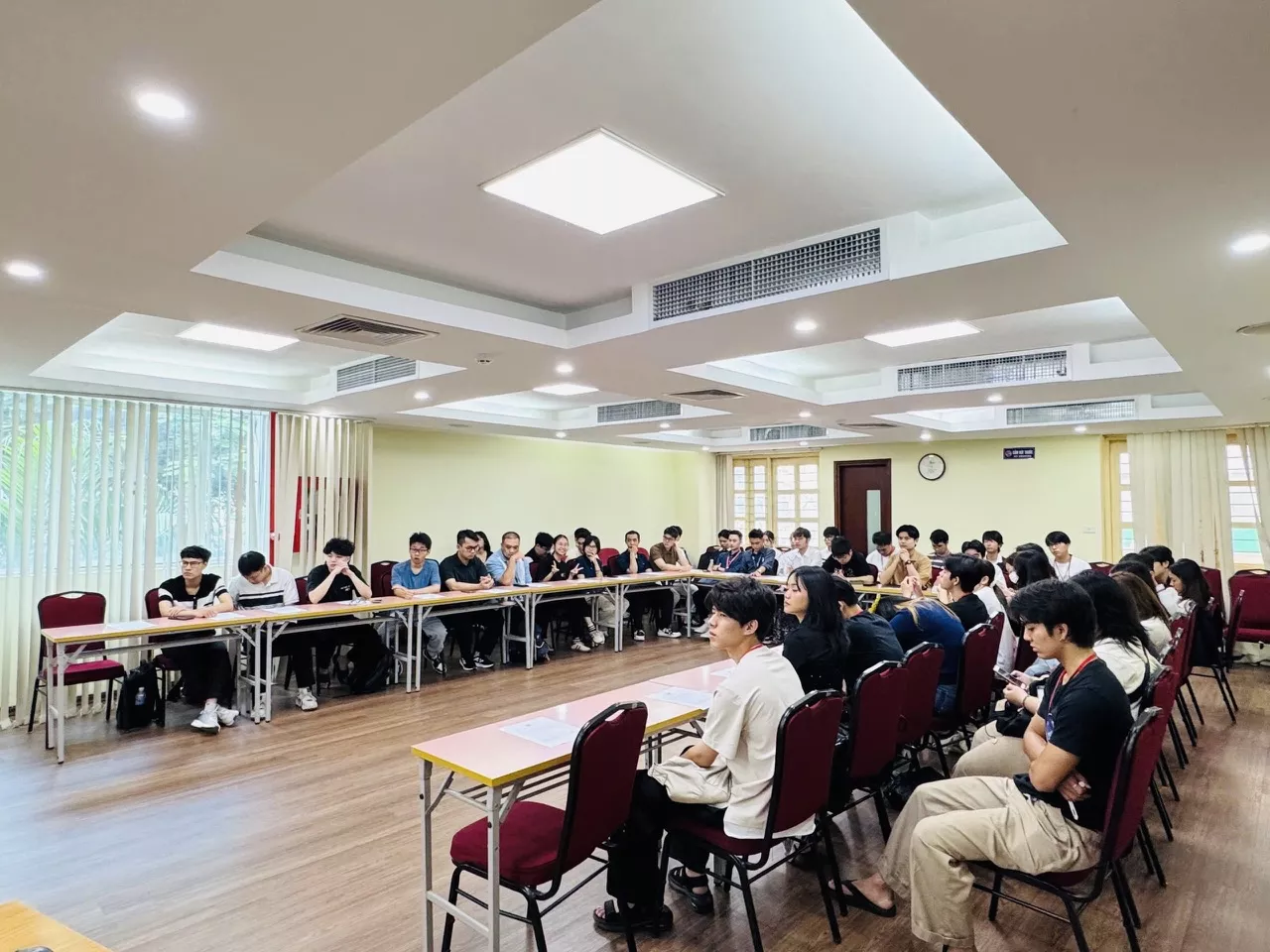 Sinh viên Trường Đại học Thủy lợi trao đổi học thuật với sinh viên Viện Khoa học Tokyo (Nhật Bản)