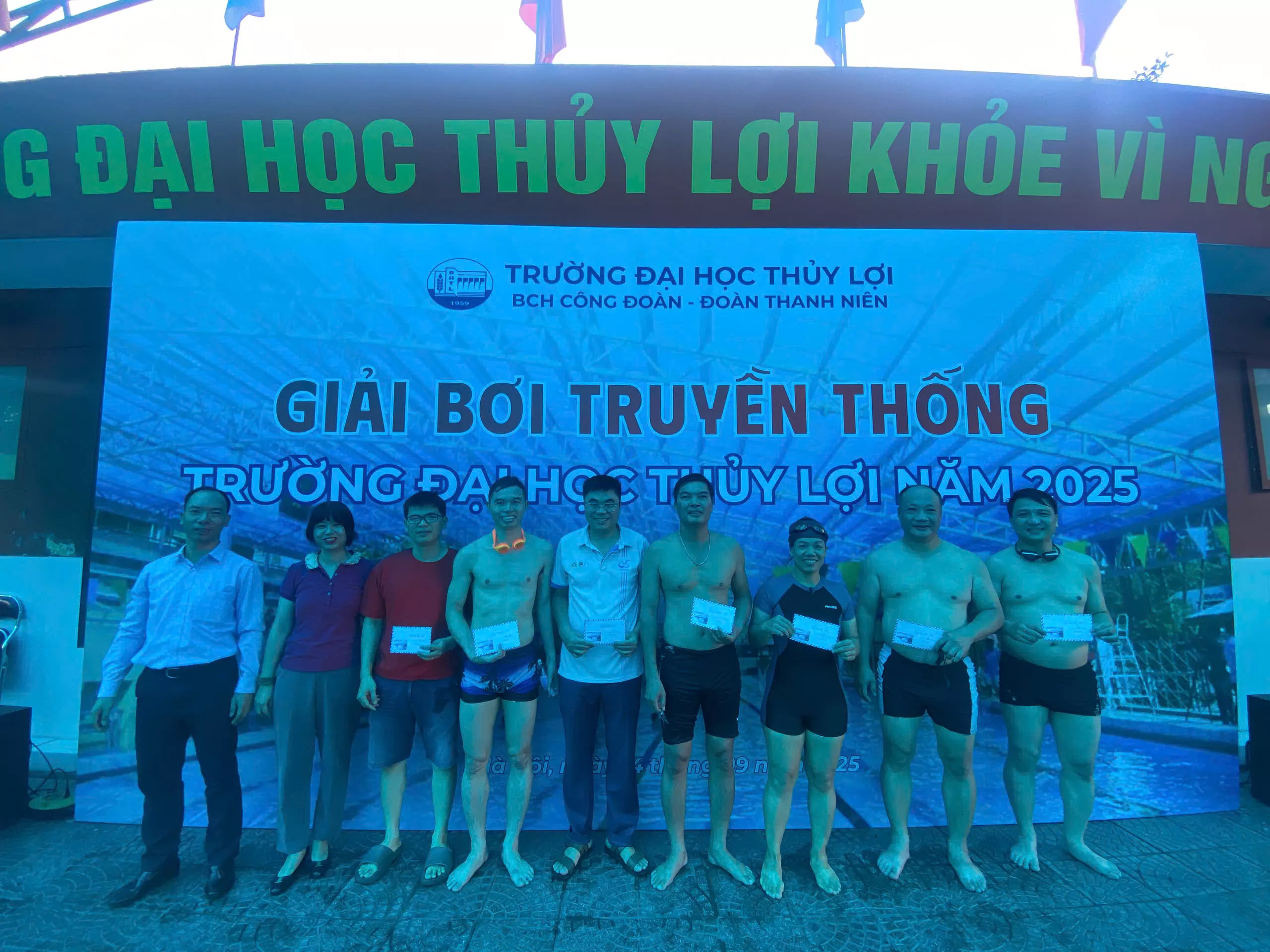 Giải bơi truyền thống Trường Đại học Thủy lợi năm 2025: Sôi động, hấp dẫn và nhiều dấu ấn mới