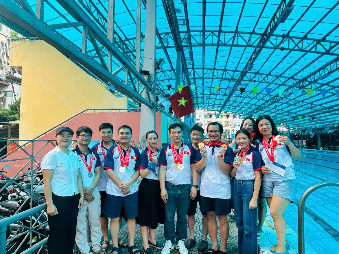 Đội tuyển bơi Trường Đại học Thủy lợi xuất sắc giành nhiều huy chương