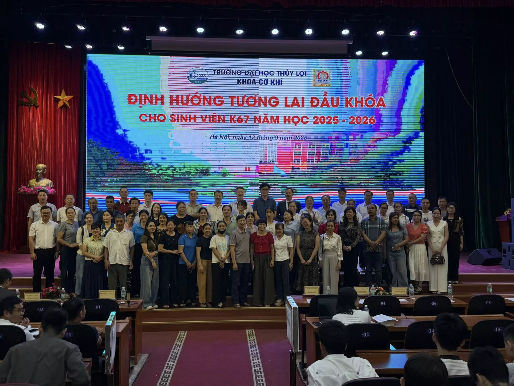 Trường Đại học Thủy lợi tổ chức Tuần định hướng tương lai dành cho sinh viên khóa 67