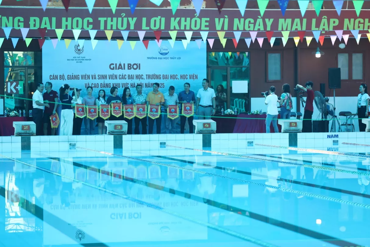 Đội tuyển bơi Trường Đại học Thủy lợi xuất sắc giành nhiều huy chương