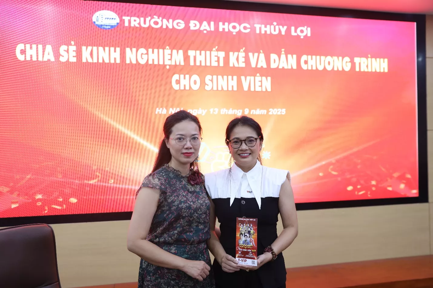 Tập huấn kỹ năng chia sẻ kinh nghiệm thiết kế và dẫn chương trình tại Trường Đại học Thủy lợi