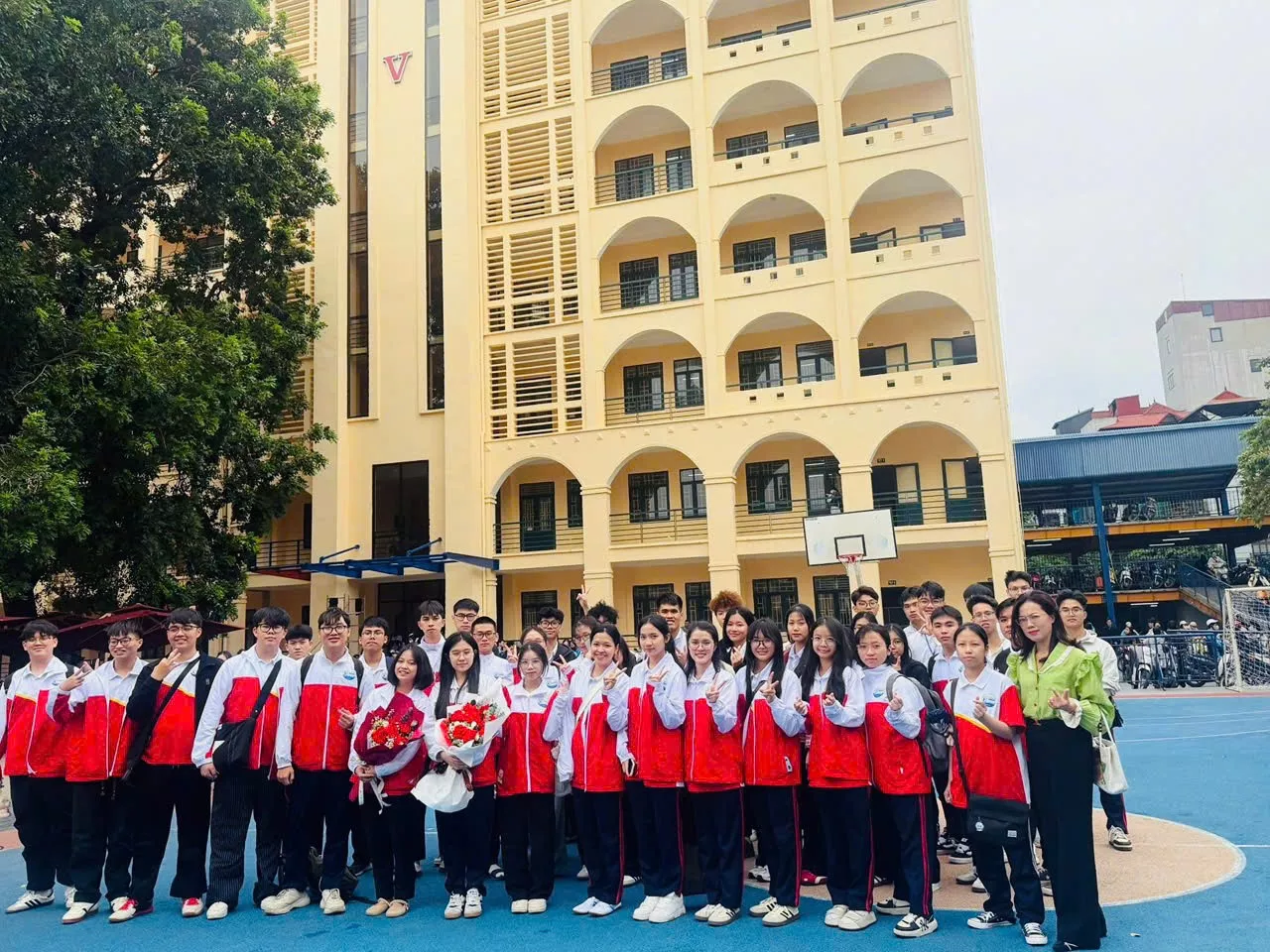 Sinh viên Thủy lợi lan tỏa hành trình tái sinh nhựa