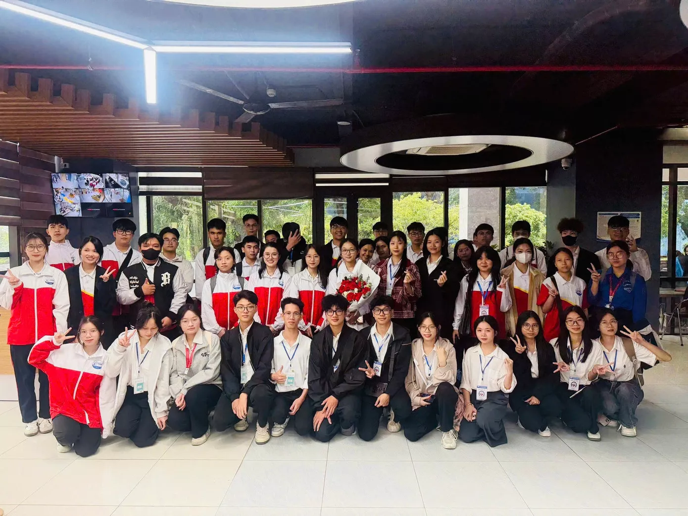 Sinh viên Thủy lợi lan tỏa hành trình tái sinh nhựa