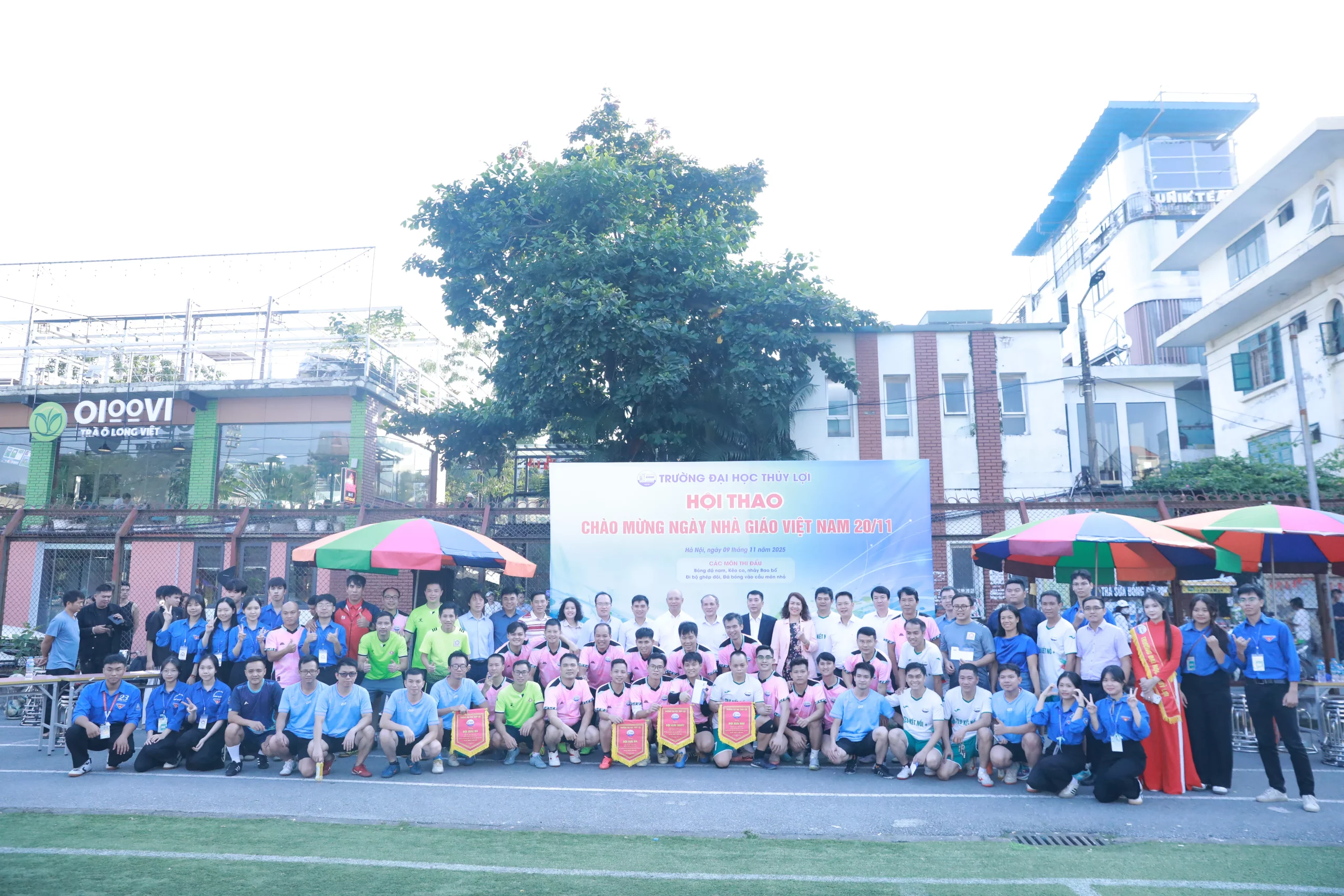 Sôi nổi, kịch tính trận chung kết Giải bóng đá cán bộ giảng viên năm 2025 Trường Đại học Thủy lợi