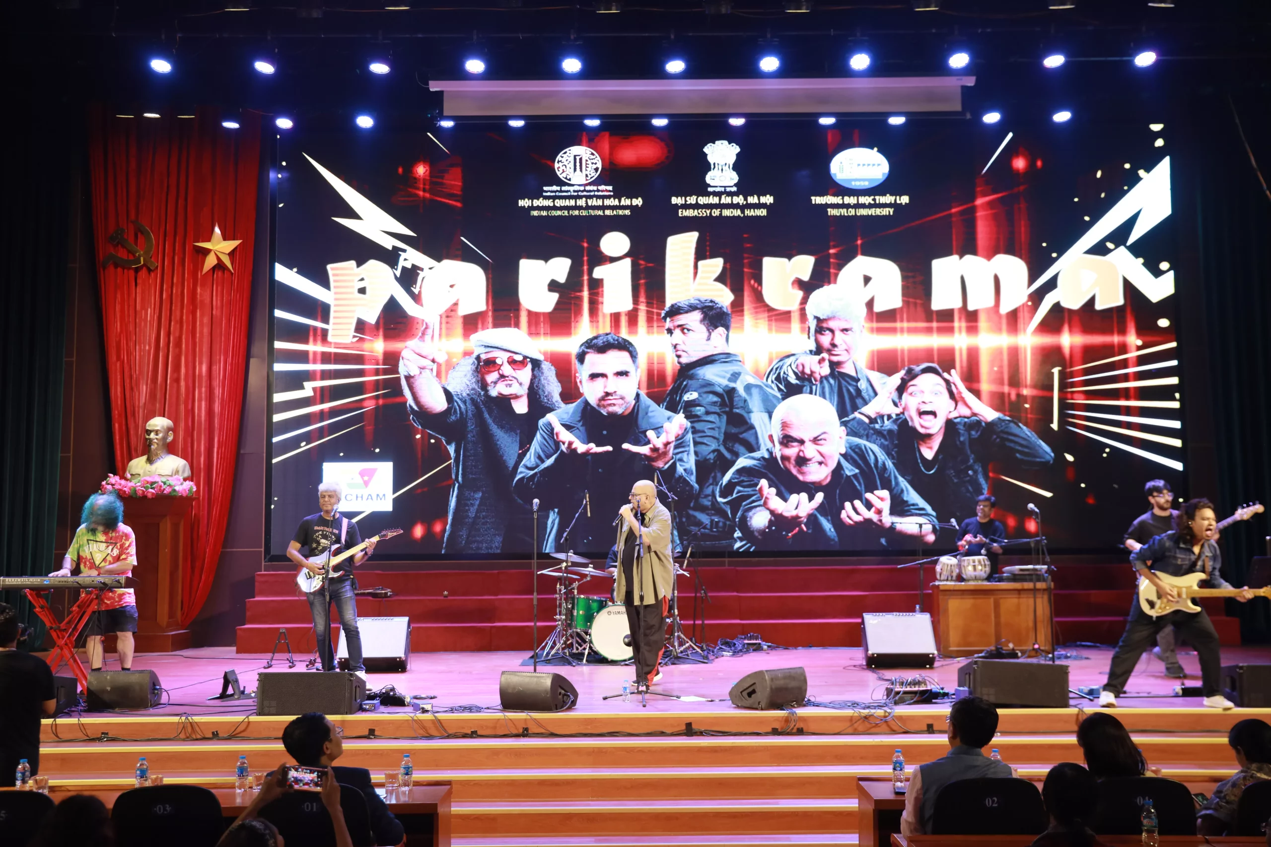 Parikrama – Huyền thoại rock Ấn Độ “thổi bùng” không khí âm nhạc tại Trường Đại học Thủy lợi