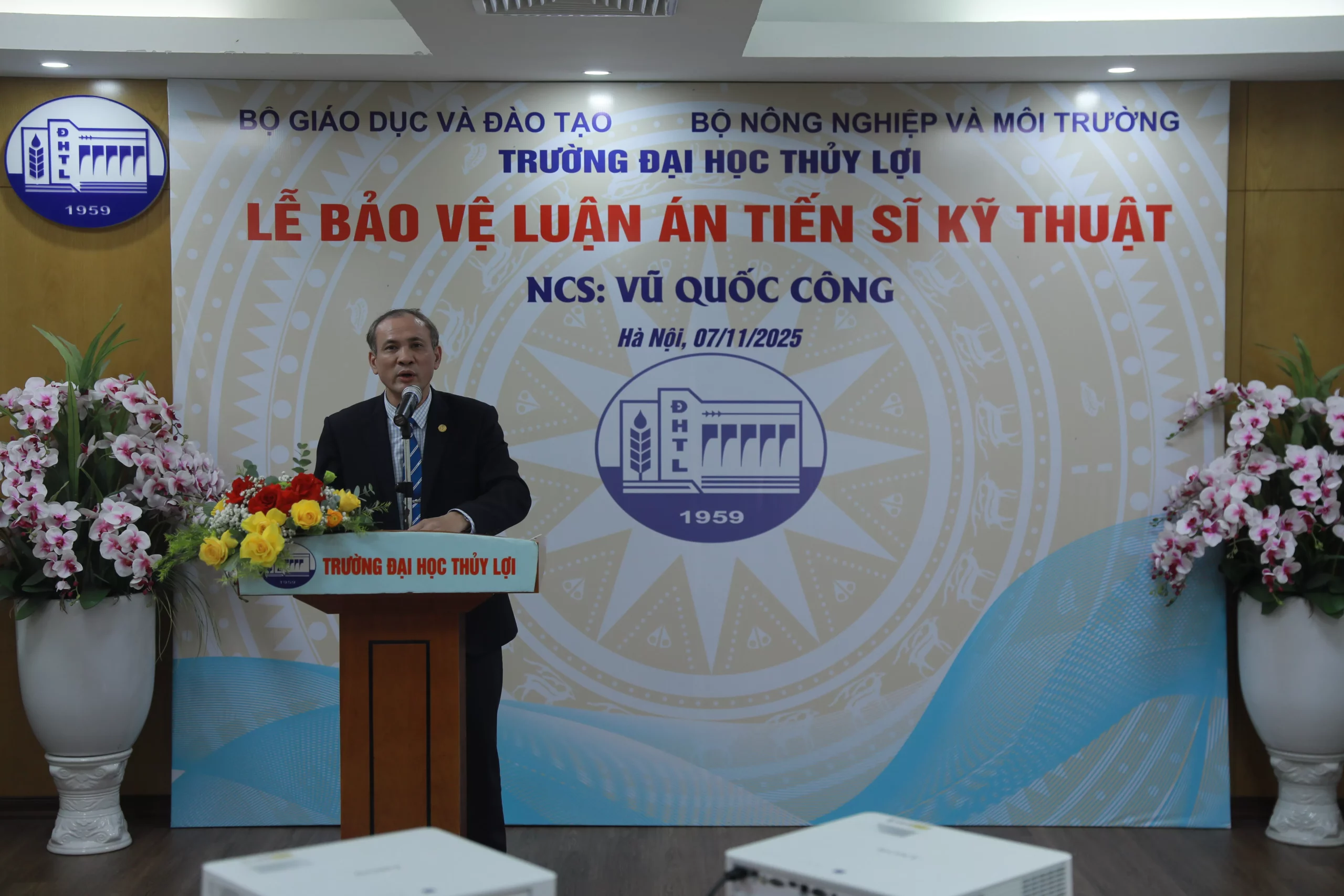NCS. Vũ Quốc Công bảo vệ thành công luận án tiến sĩ kỹ thuật tại Trường Đại học Thủy lợi