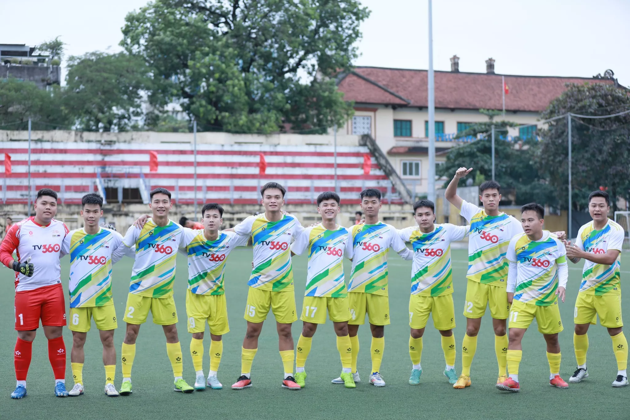 Đội tuyển bóng đá giành 9 điểm tuyệt đối, hiên ngang tiến vào Top 8 đội mạnh nhất toàn quốc