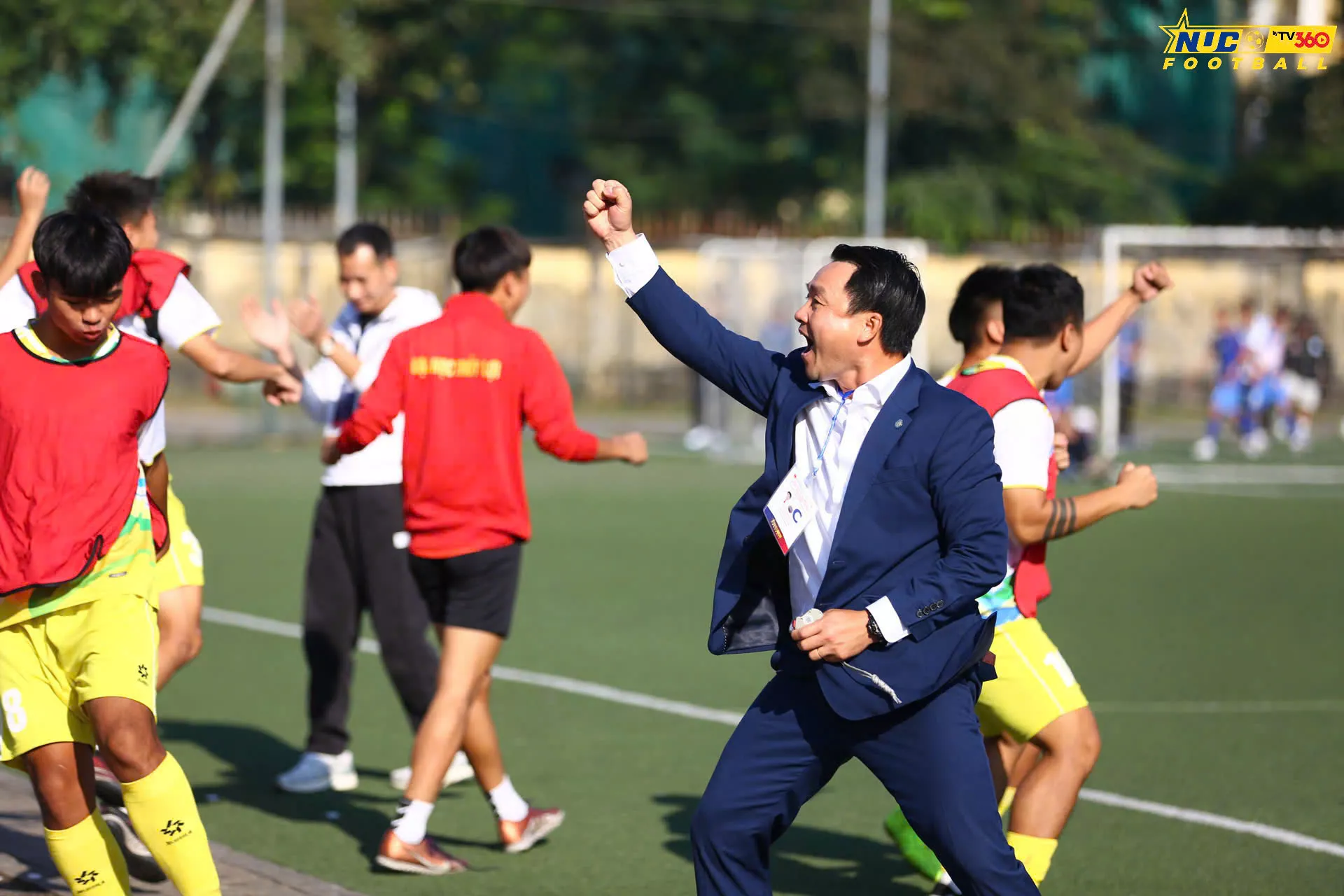 Đội tuyển bóng đá giành 9 điểm tuyệt đối, hiên ngang tiến vào Top 8 đội mạnh nhất toàn quốc