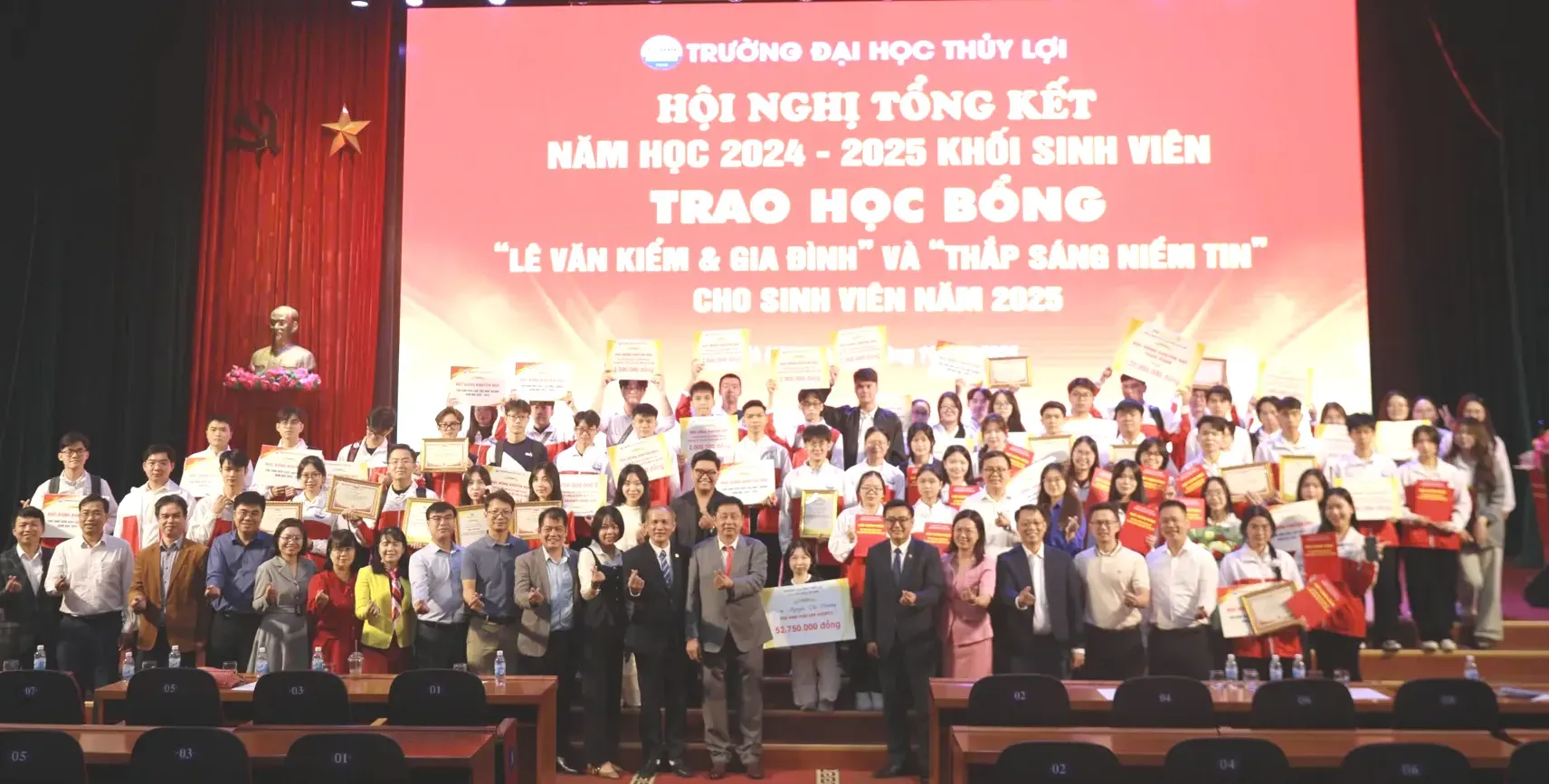 Thắp sáng niềm tin cho sinh viên Trường Đại học Thuỷ lợi