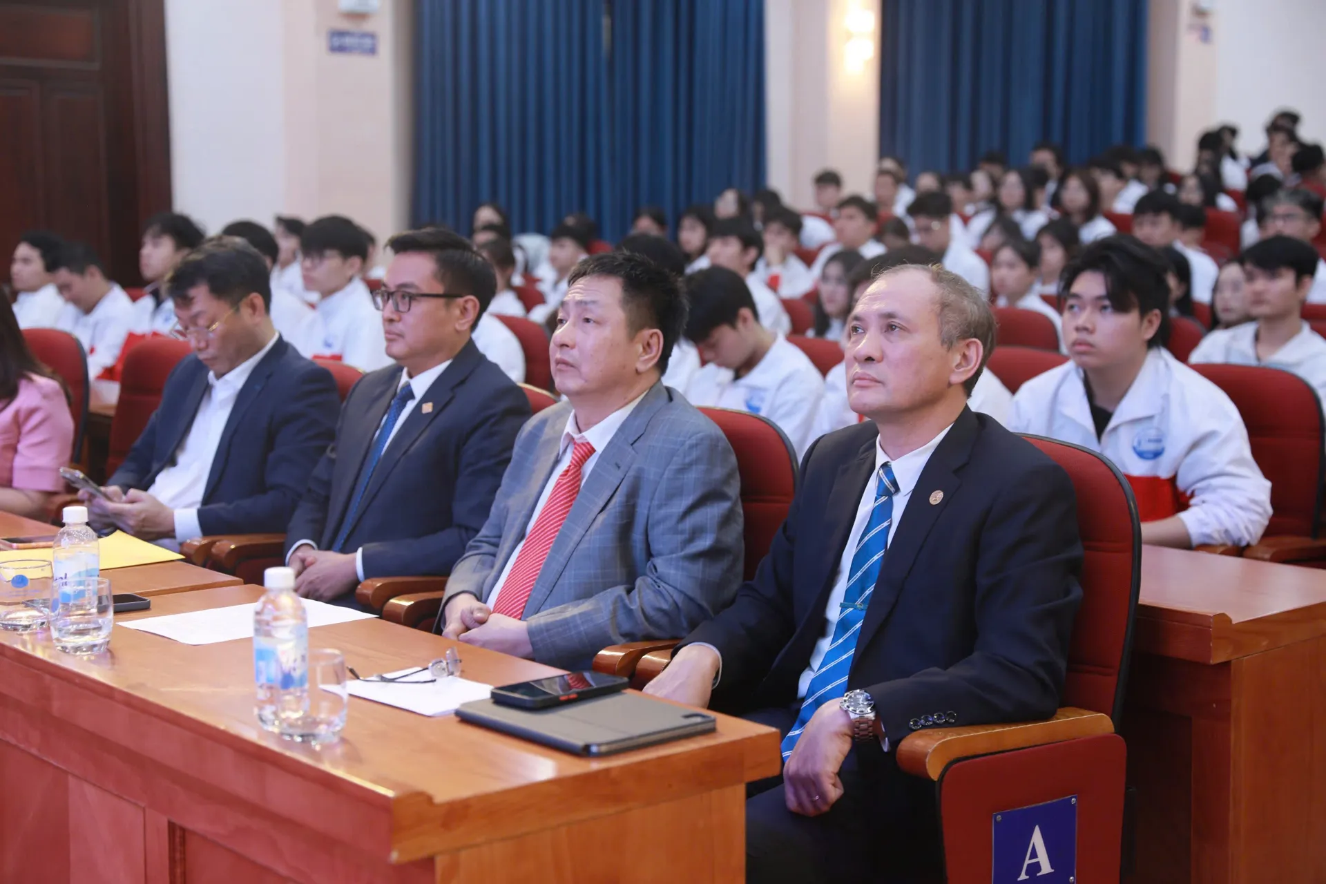 Thắp sáng niềm tin cho sinh viên Trường Đại học Thuỷ lợi