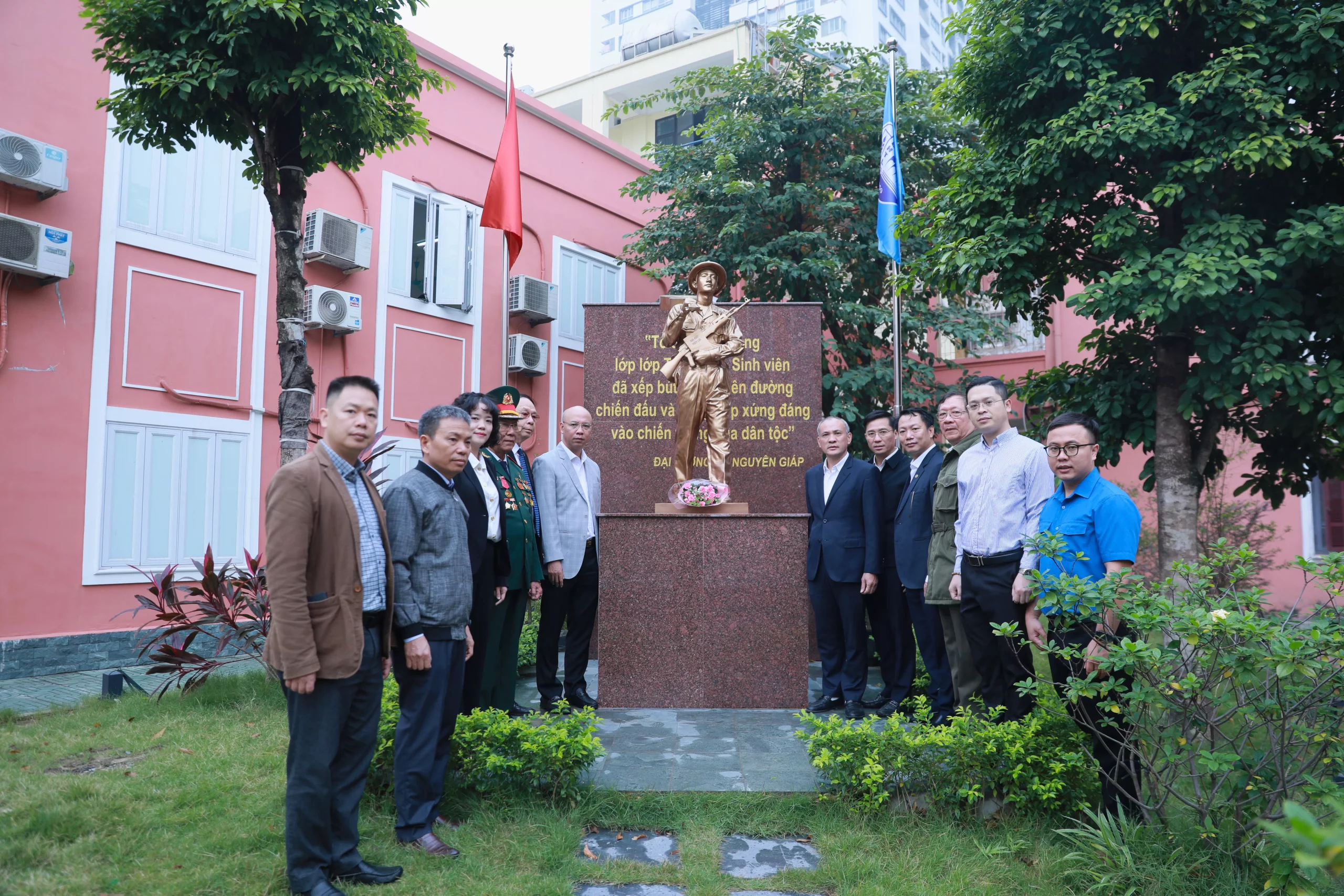 Lễ Chào cờ đầu tháng 12/2025 tại Trường Đại học Thủy lợi: Bồi đắp truyền thống, lan tỏa tinh thần trách nhiệm của Tuổi trẻ
