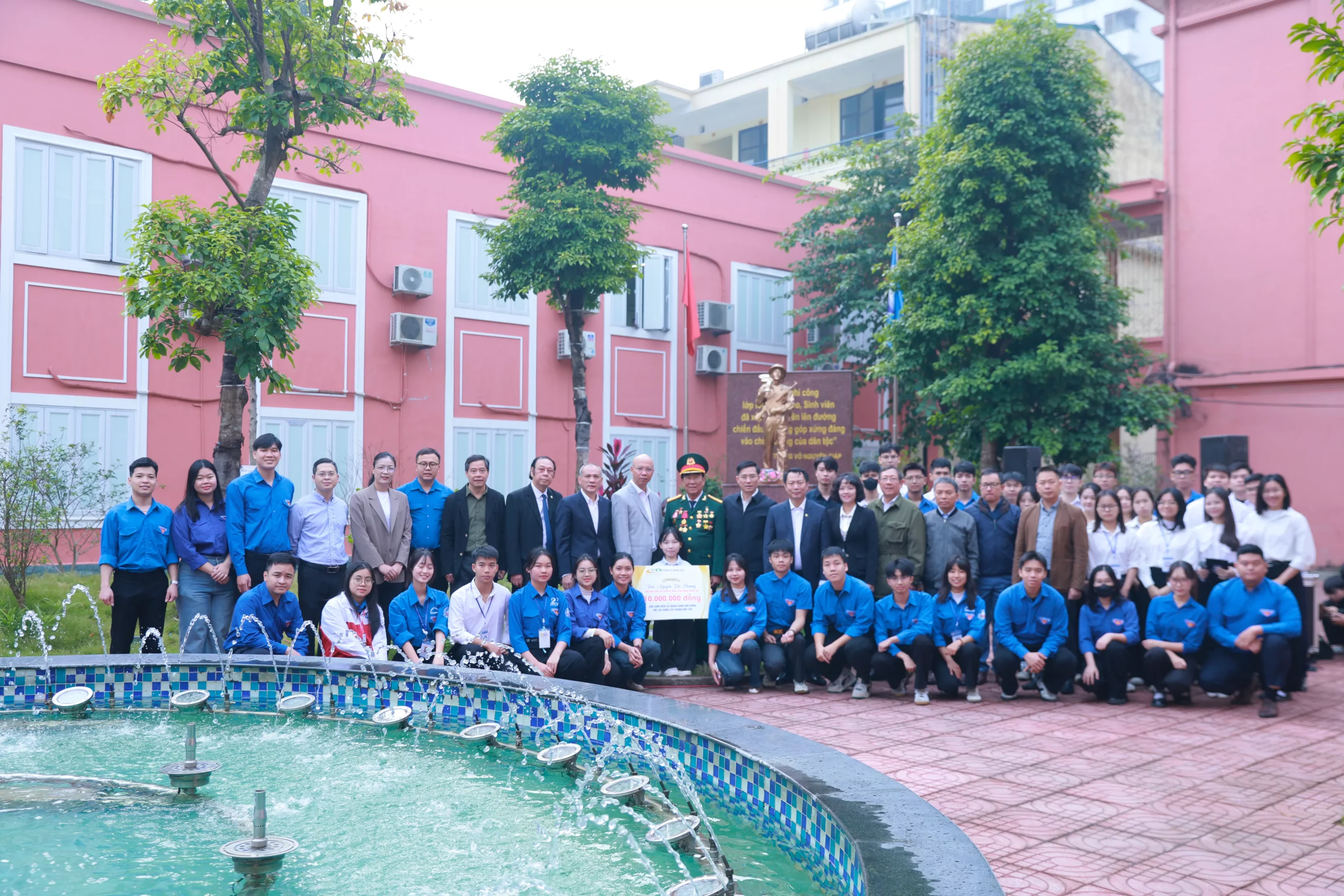 Lễ Chào cờ đầu tháng 12/2025 tại Trường Đại học Thủy lợi: Bồi đắp truyền thống, lan tỏa tinh thần trách nhiệm của Tuổi trẻ
