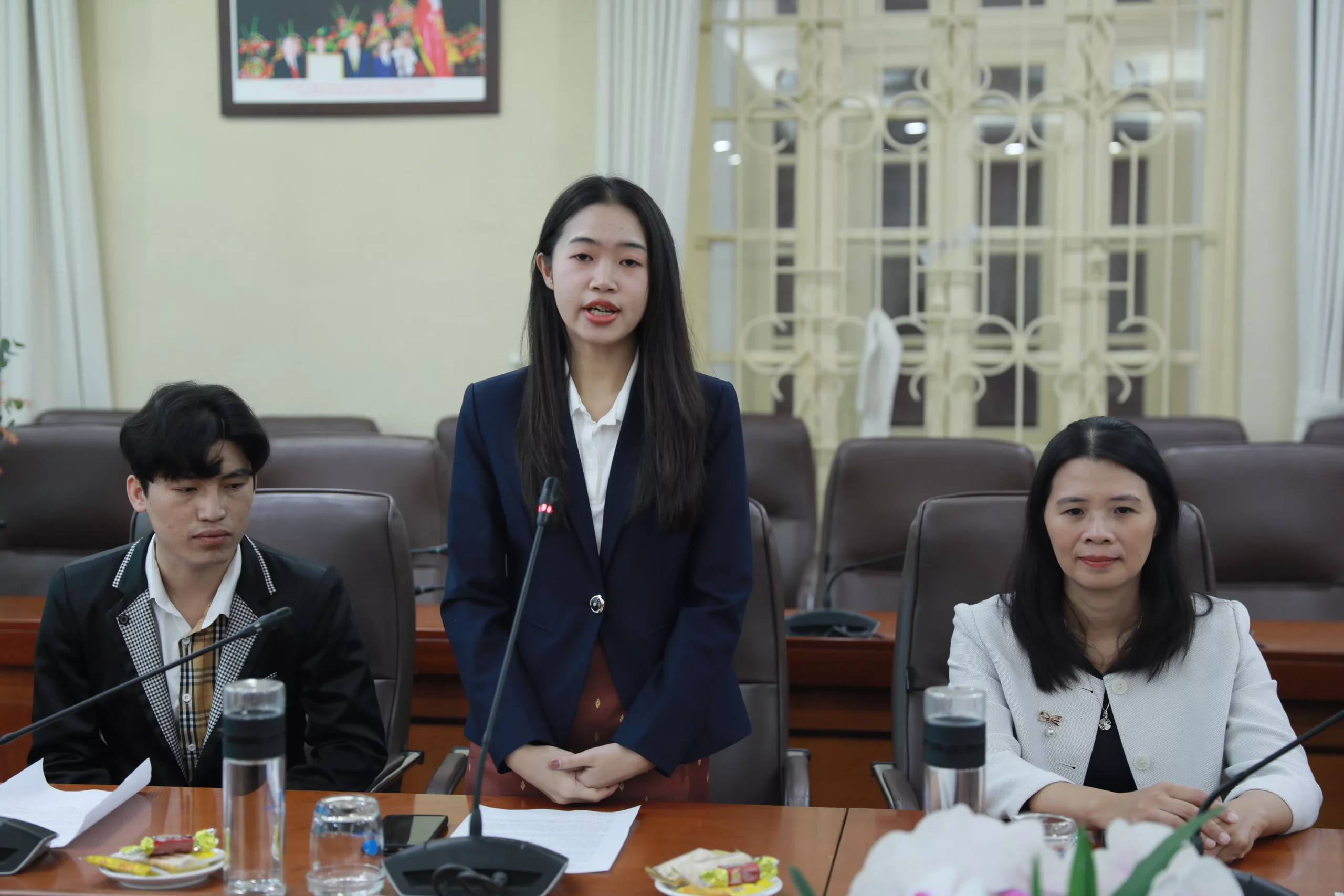 Trường Đại học Thủy lợi gặp mặt lưu học sinh Lào nhân kỷ niệm 50 năm Quốc khánh CHDCND Lào