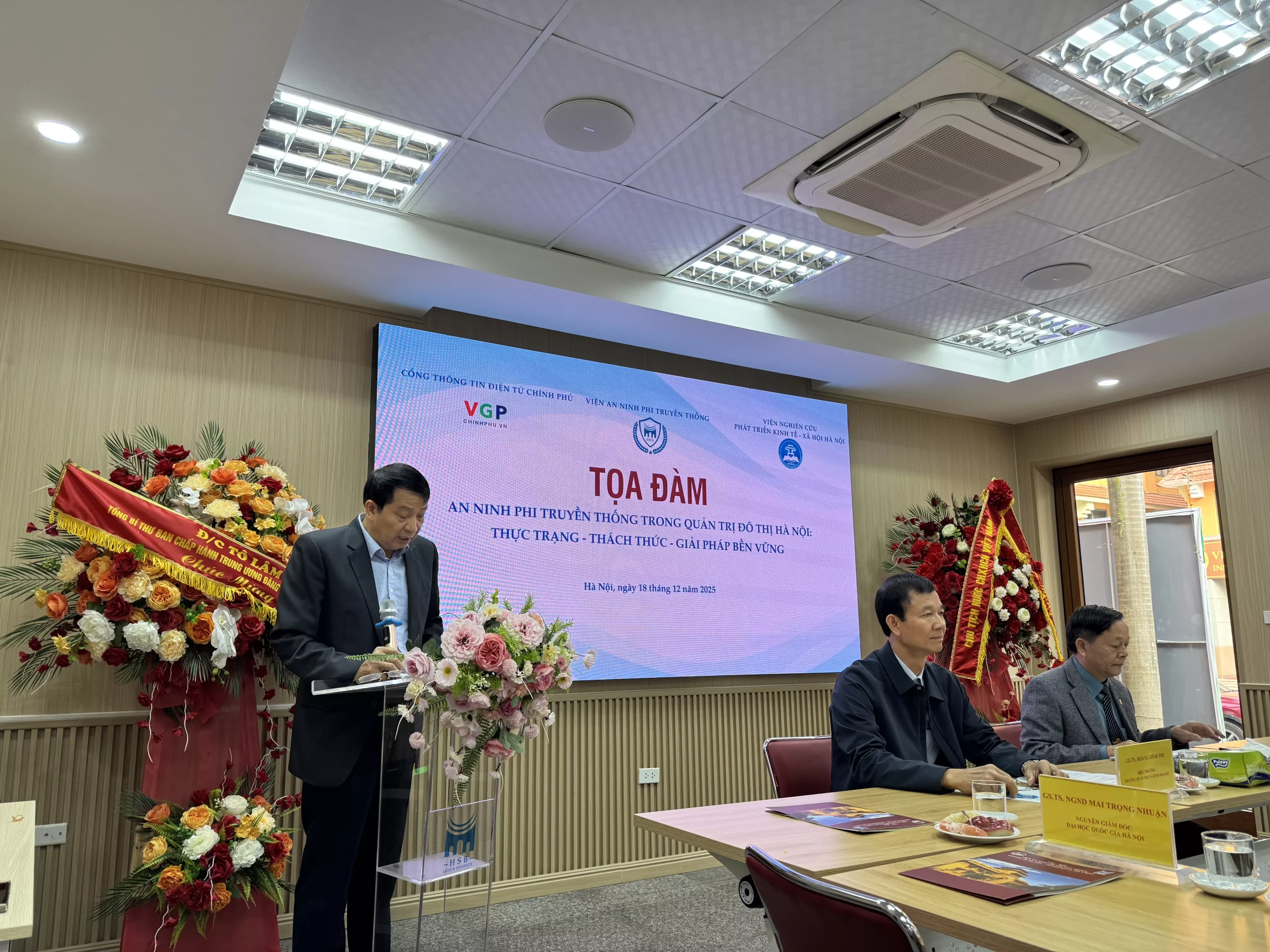 Trường Đại học Thủy lợi tham dự tọa đàm “An ninh phi truyền thống trong quản trị đô thị Hà Nội: Thực trạng – thách thức – giải pháp bền vững”