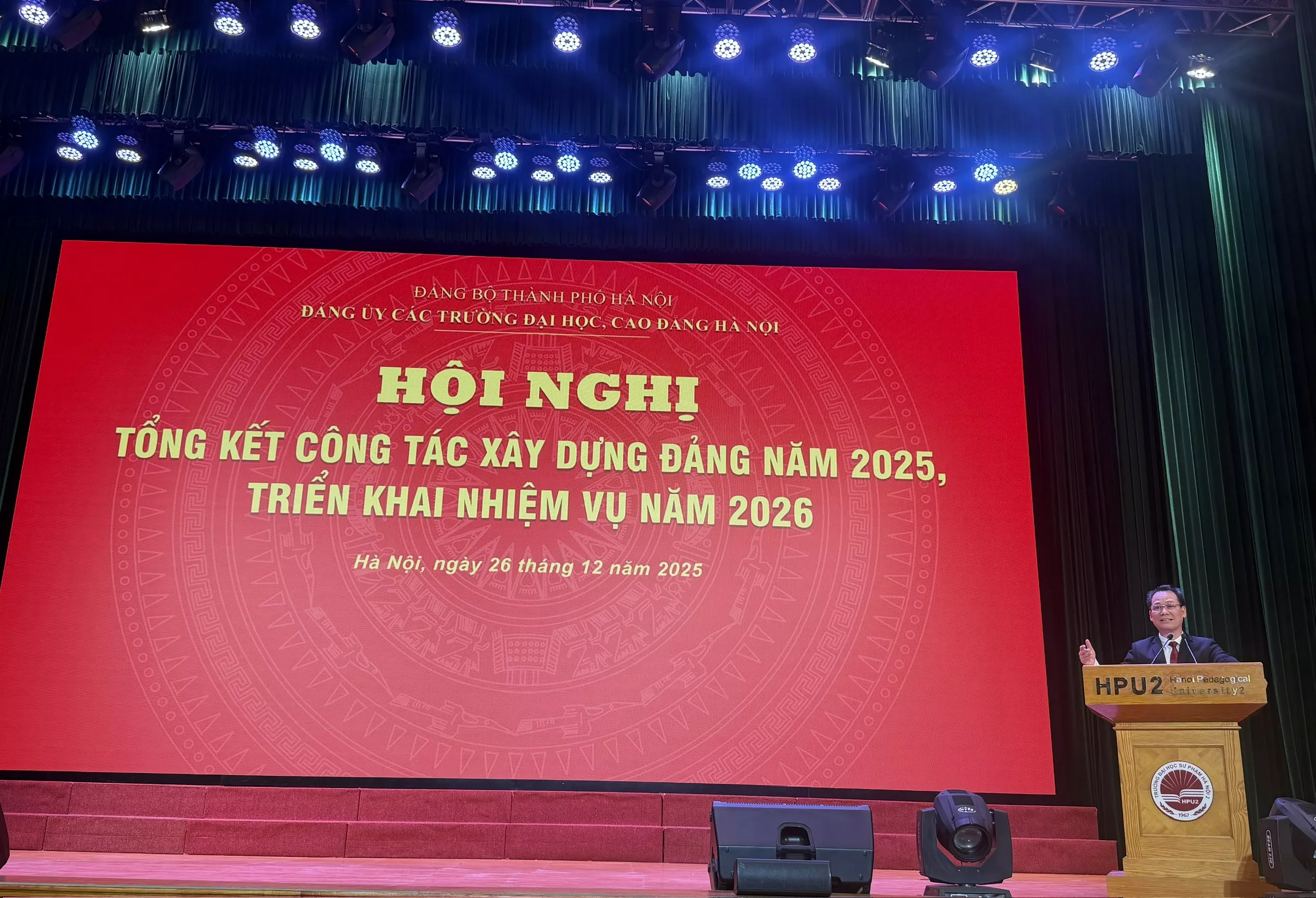 Đảng bộ Trường Đại học Thủy lợi đón nhận Bằng khen của Ban Thường vụ Thành ủy Hà Nội tại Hội nghị tổng kết công tác Đảng năm 2025
