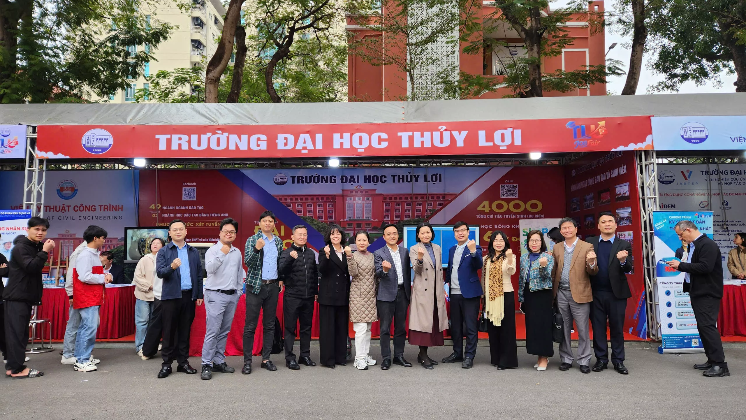 Gắn kết đào tạo với nhu cầu thực tiễn của thị trường lao động