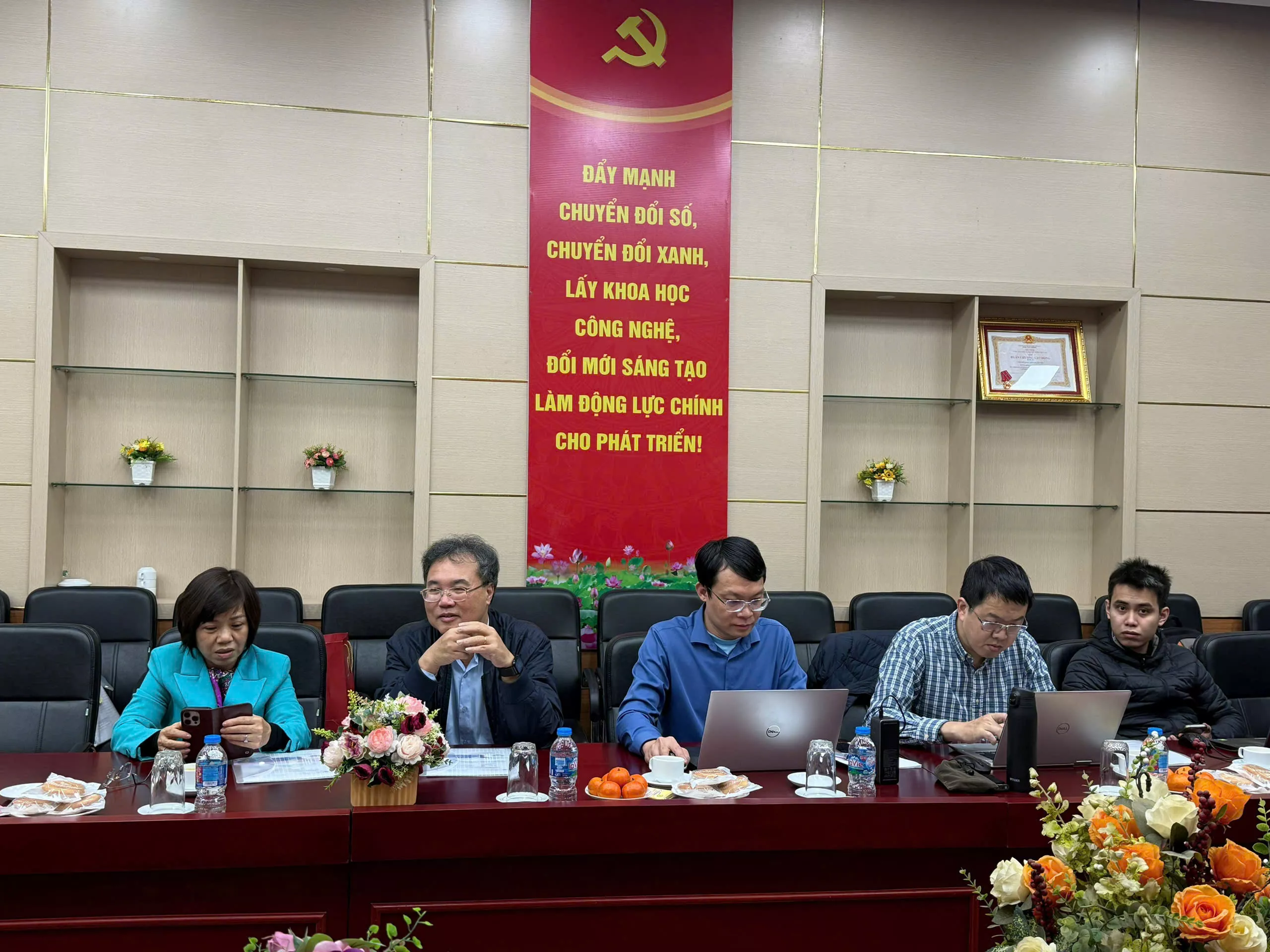 Nghiên cứu các giải pháp nâng cao hiệu quả lấy nước, chuyển nước vào sông Đáy