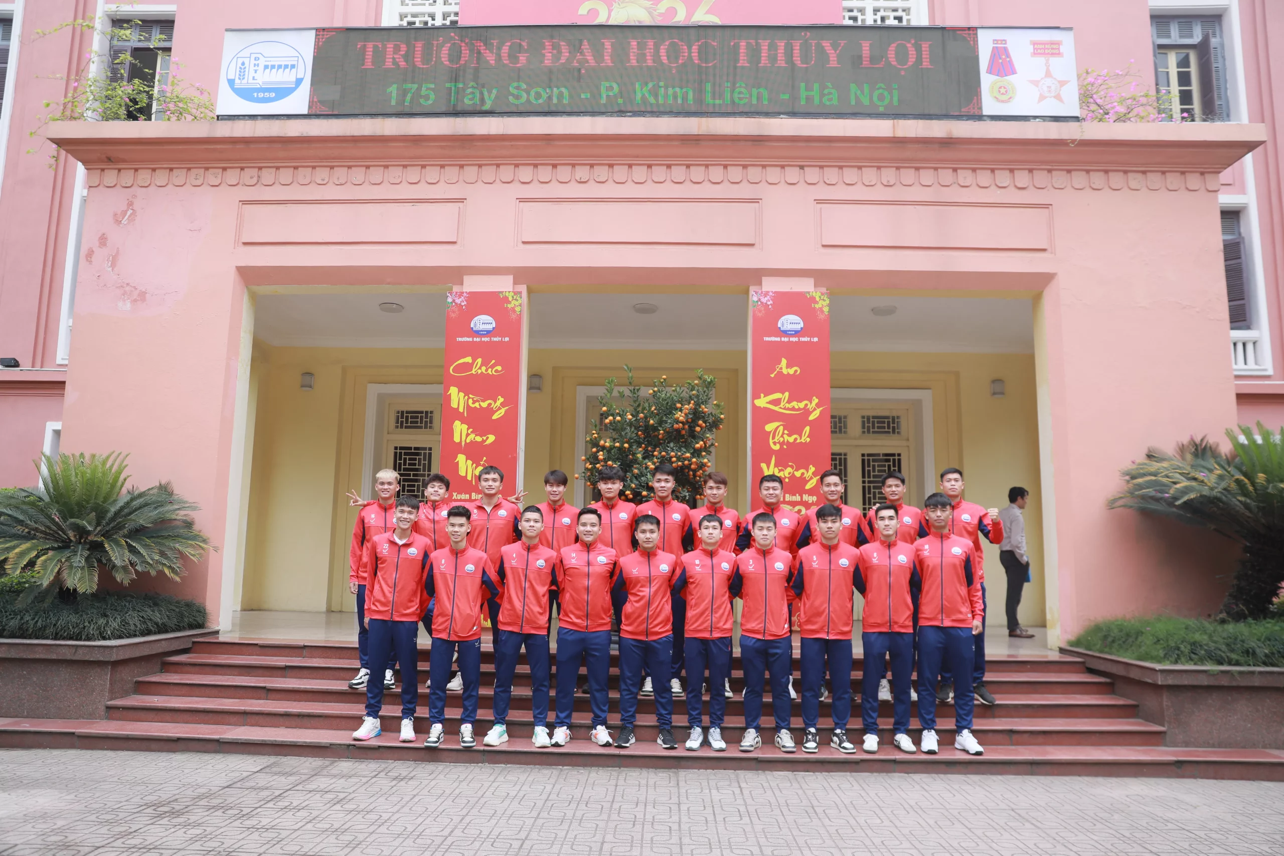 Xuất quân tham dự Vòng chung kết Giải bóng đá Thanh niên sinh viên Việt Nam lần thứ IV