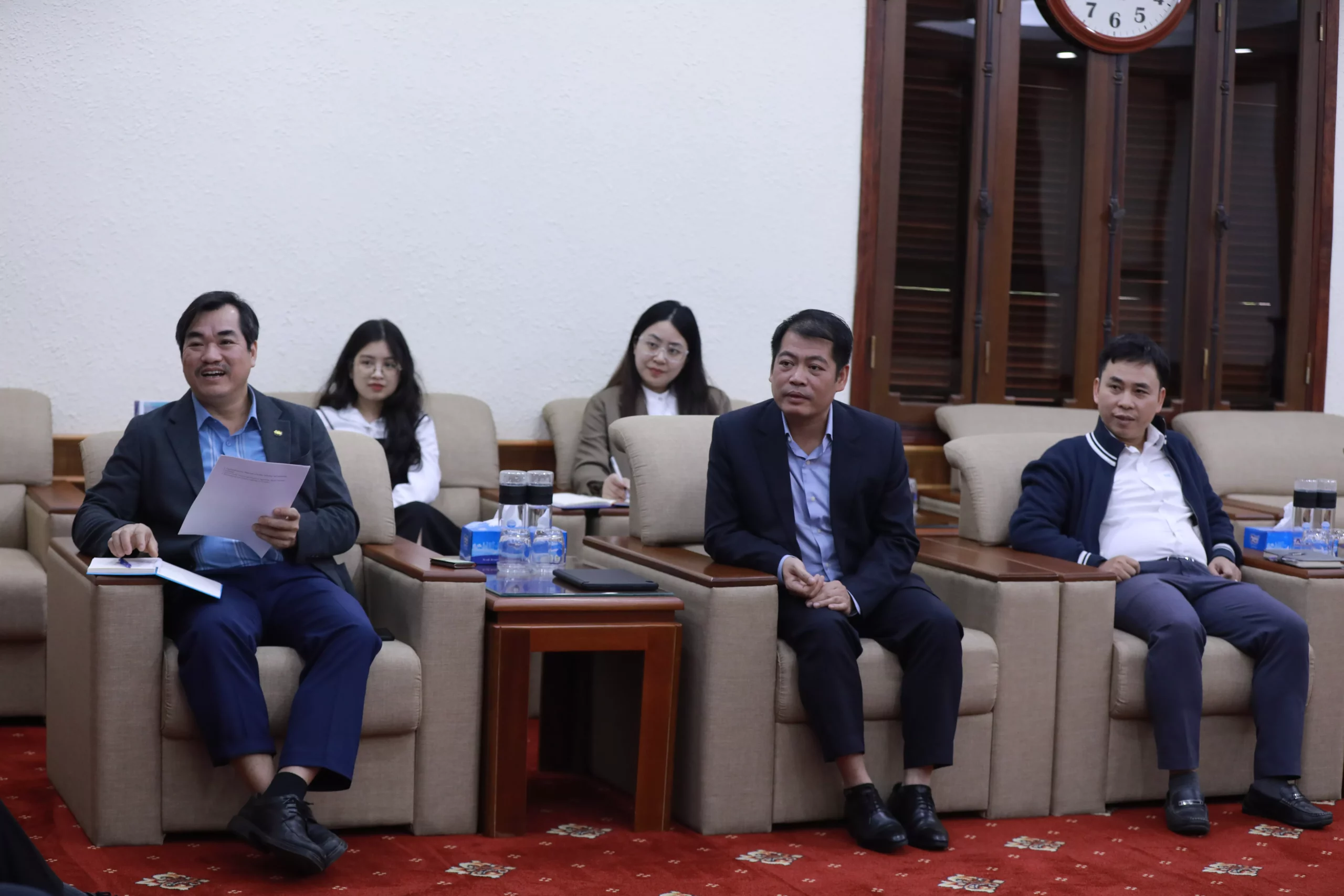 Thuyloi University welcomes IEEE Fellow Prof. Gary W. Chang from Chung Cheng National University (Taiwan)