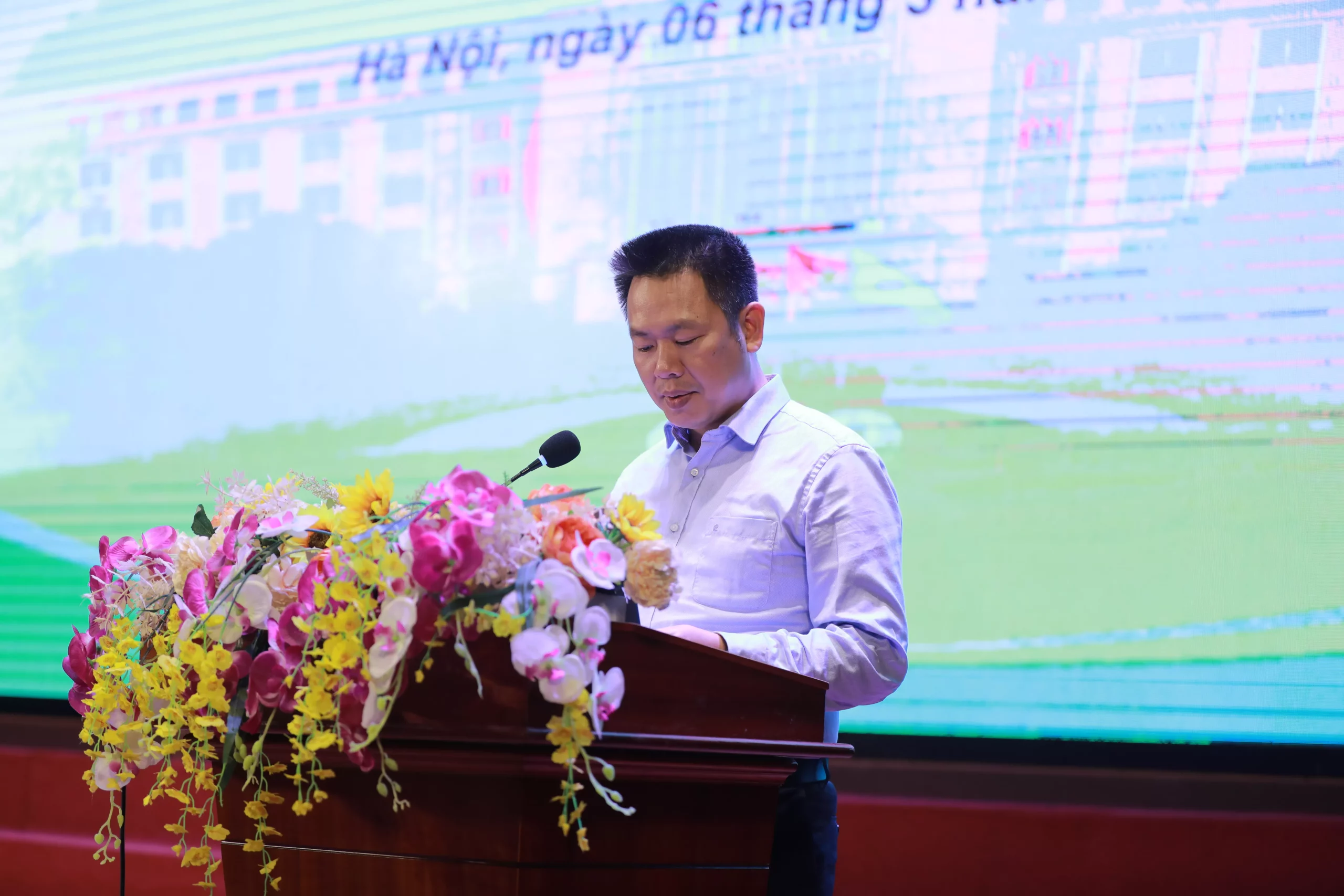 Lãnh đạo Trường Đại học Thủy lợi đối thoại trực tiếp với sinh viên