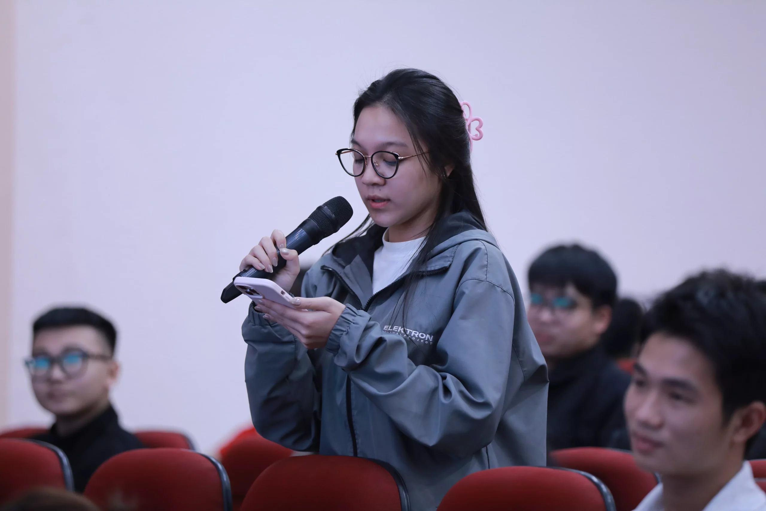 Lãnh đạo Trường Đại học Thủy lợi đối thoại trực tiếp với sinh viên