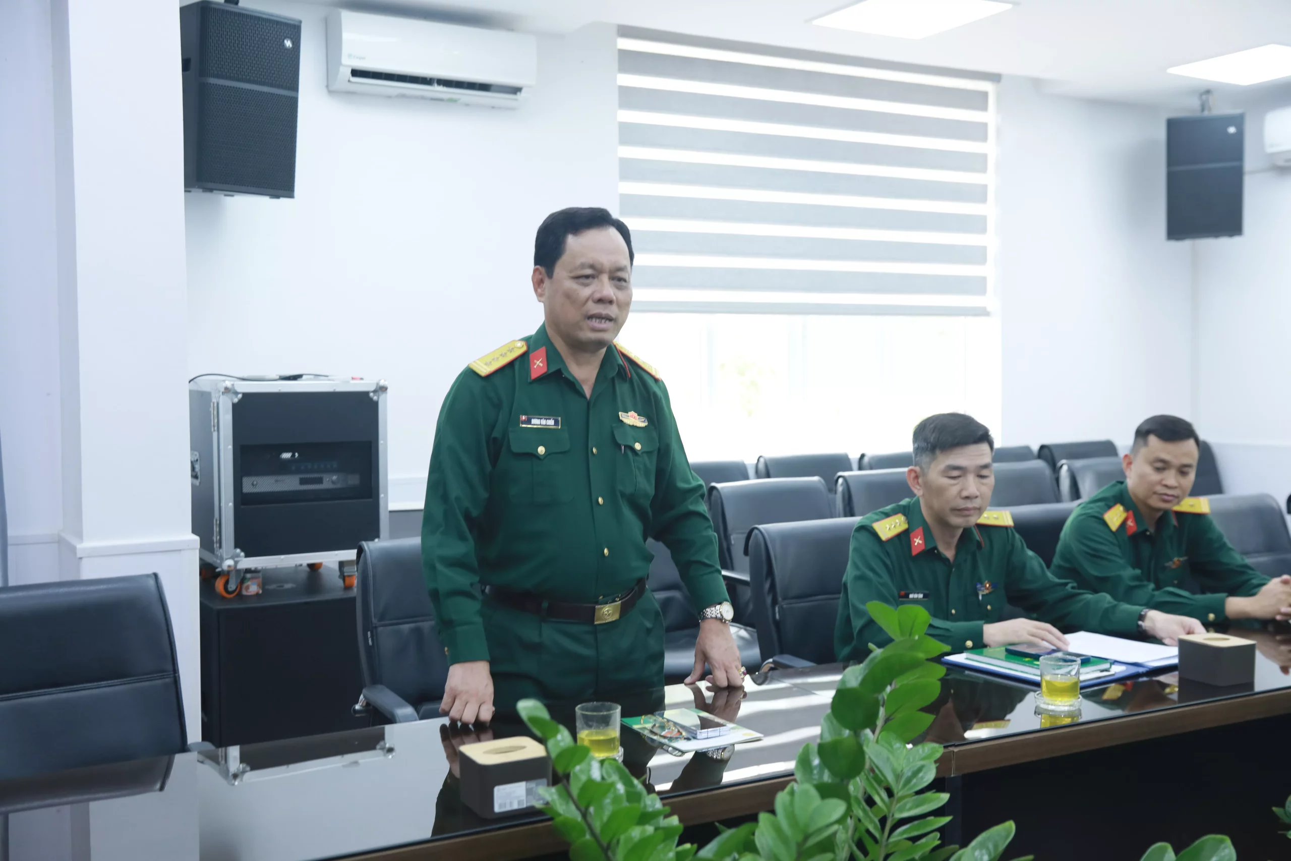 Trường Đại học Thủy lợi thăm, động viên sinh viên K67 học tập tại Trung tâm Giáo dục quốc phòng và an ninh
