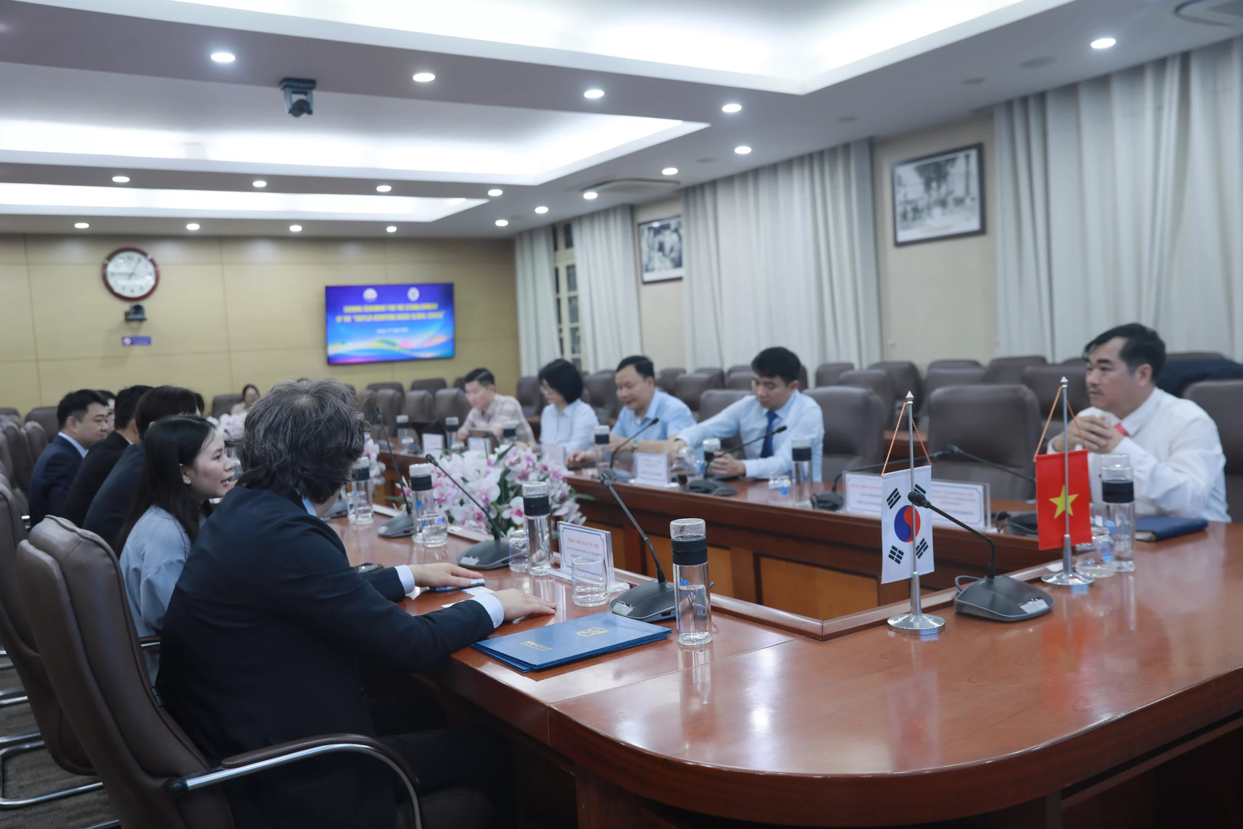 Thúc đẩy hợp tác giáo dục, nghiên cứu và giao lưu văn hóa Việt Nam-Hàn Quốc