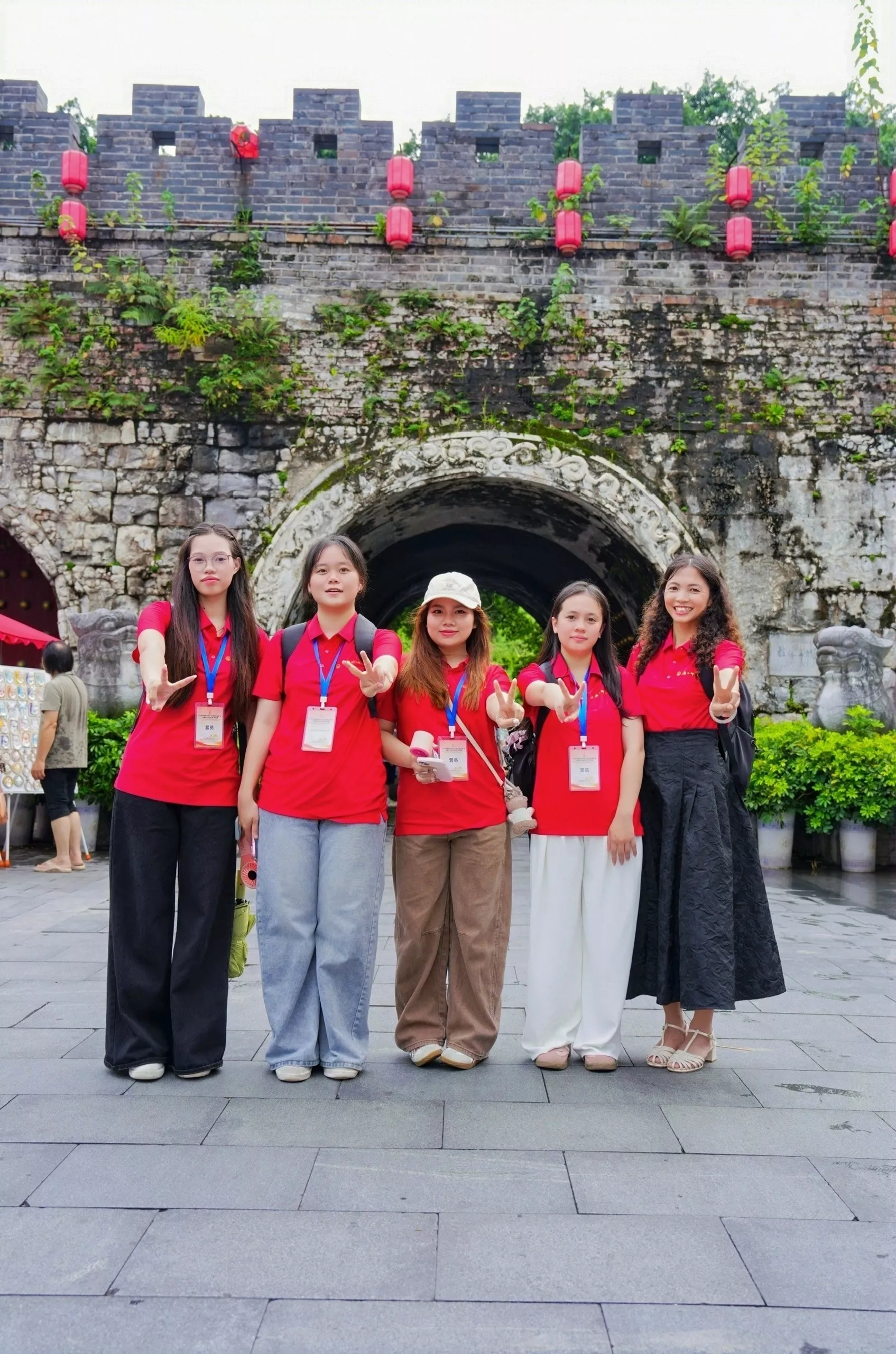 Thuyloi University students and faculty member participate in the 3rd “Retracing the Path of Our Predecessors, Continuing Sino-Vietnamese Friendship” Sino-Vietnamese Youth Student-Faculty Exchange Red-Themed Study Camp
