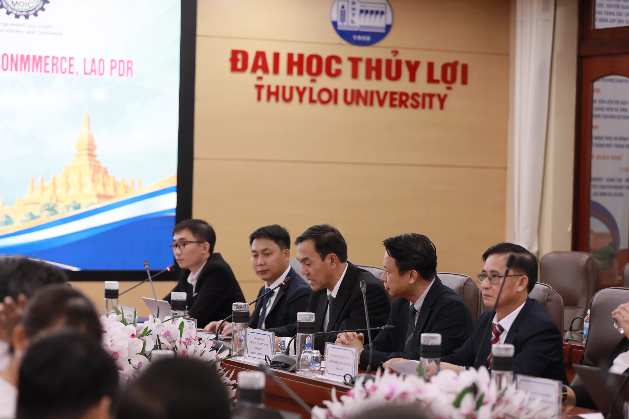 Trường Đại học Thủy lợi thúc đẩy hợp tác đào tạo và trao đổi khoa học công nghệ   với đoàn Bộ Công thương CHDCND Lào