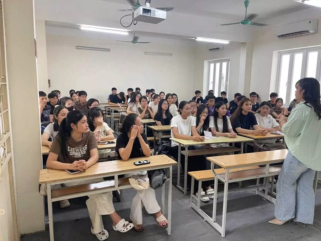 Duy trì nề nếp sinh hoạt lớp định kỳ, đồng hành cùng sinh viên năm học 2026–2027